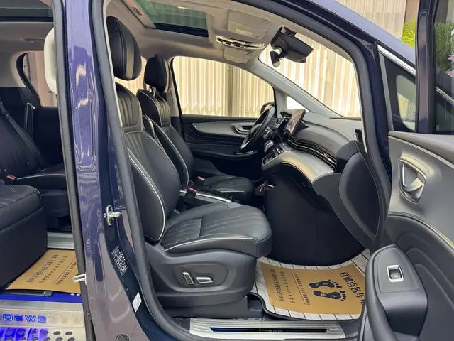 Roewe Roewe iMAX8 400TGI Supreme Series Extreme Edition