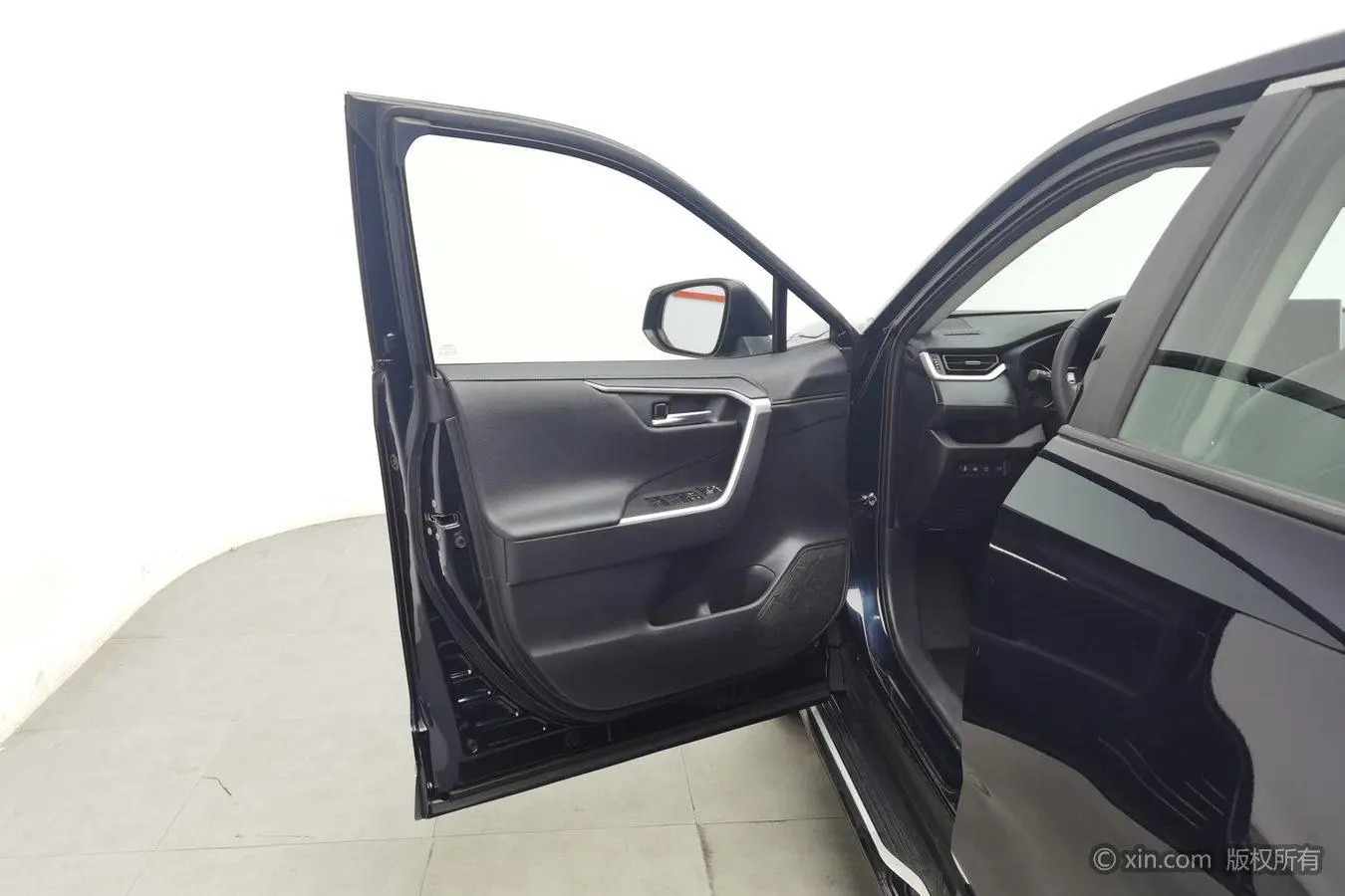 TOYOTA Wilanda 2.0L two-wheel drive luxury PLUS edition