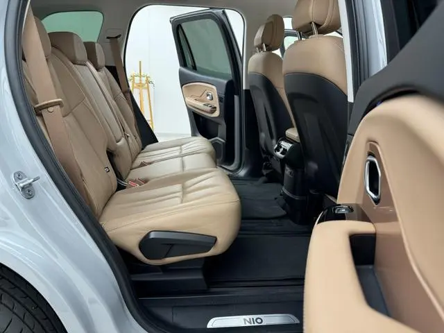NIO NIO ES8 Founding Edition