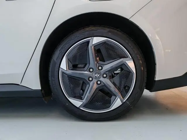 Dongfeng eπ eπ007 Pure electric 530Pro version