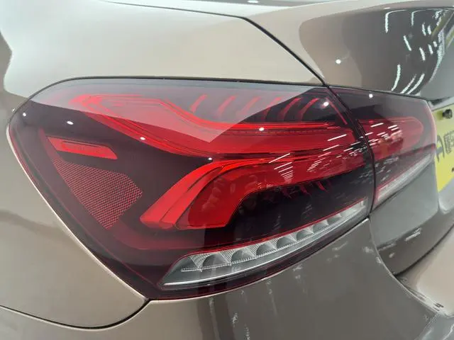 Mercedes-Benz Mercedes-Benz A-class A 200 L sports sedan