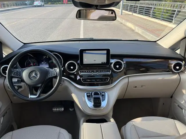 Mercedes-Benz Mercedes-Benz V-class V 260 L Premium Extended Version