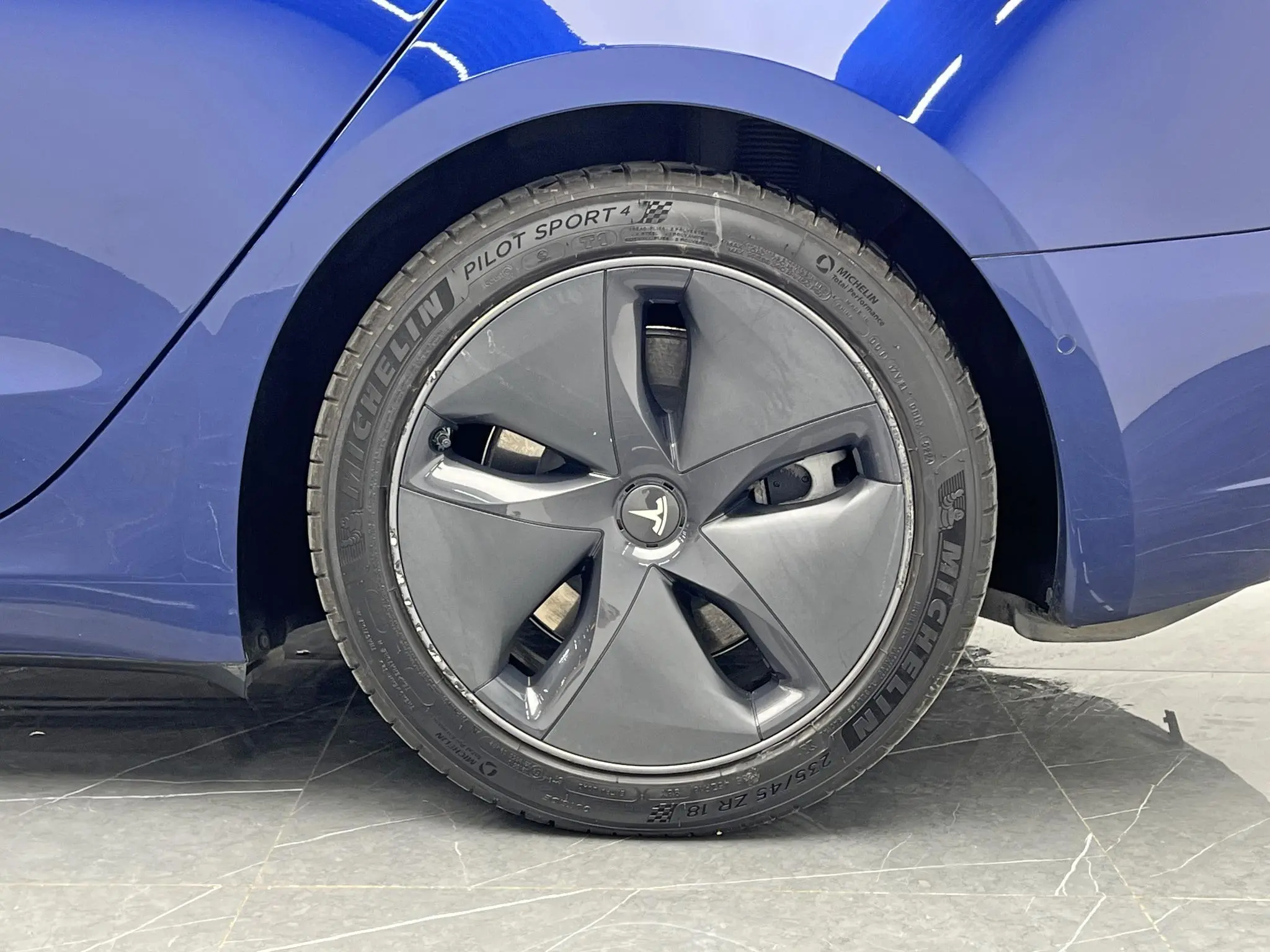 Tesla Model 3 Upgraded version of standard battery life rear drive
