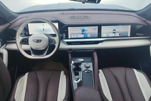 Geely Xingyue L 2.0TD high-power automatic two-wheel drive cloud version