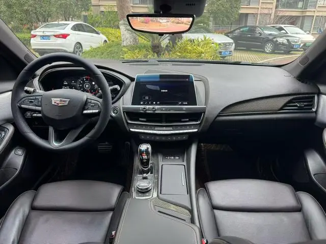 Cadillac Cadillac CT5 28T platinum sporty