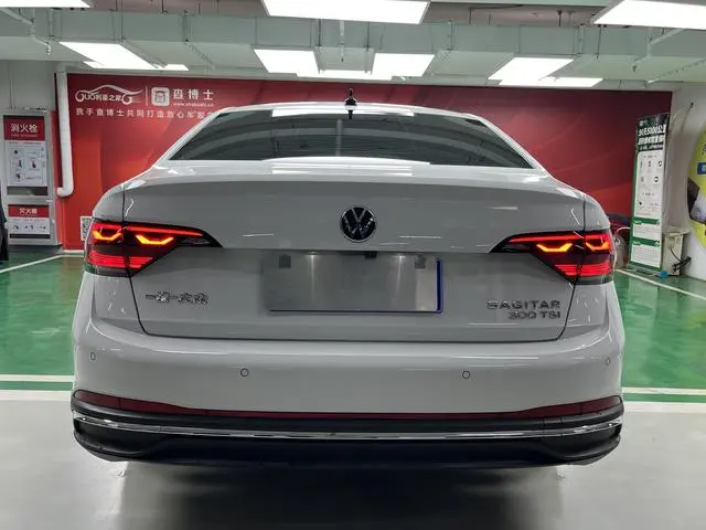 Volkswagen Sagitar Facelift Two 300TSI DSG Beyond Edition