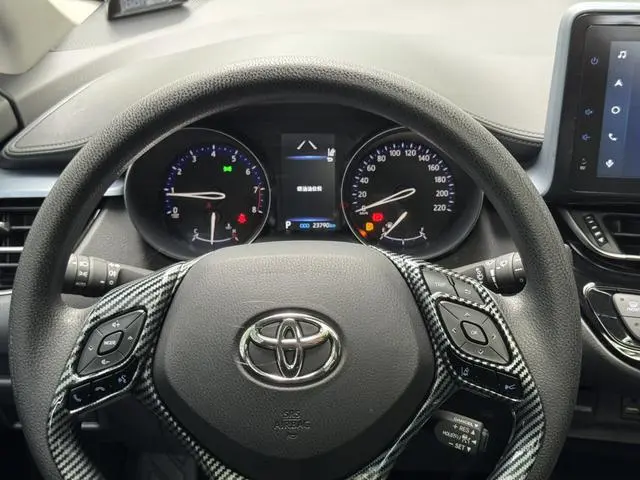TOYOTA IZOA 2.0L Yixiang Edition
