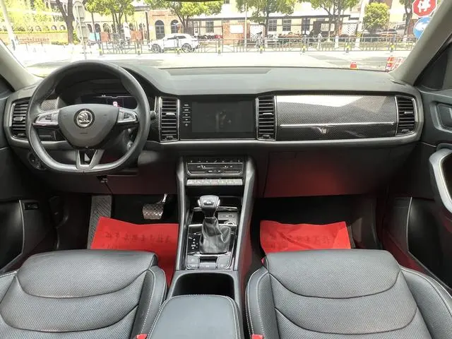 Skoda Kodiak GT ZI330 two-wheel drive Deluxe Edition