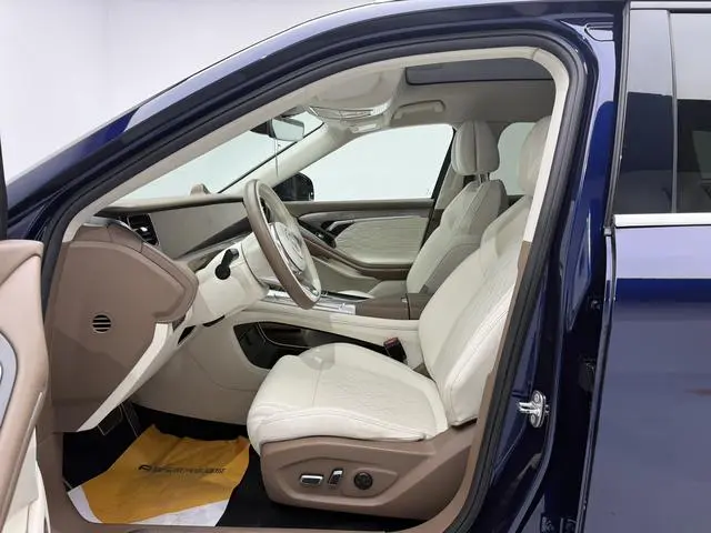 VOYAH Lan Tu FREE Four-wheel drive standard range extension exclusive luxury set