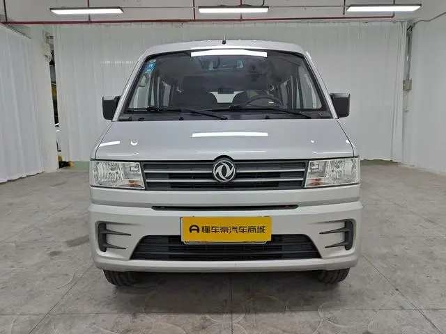 Dongfeng Xiaokang Dongfeng Xiaokang C56 1.5L luxury I DK15C