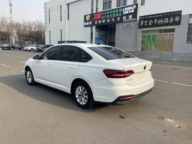 Volkswagen Lavida Facelift 1.5L automatic five million version