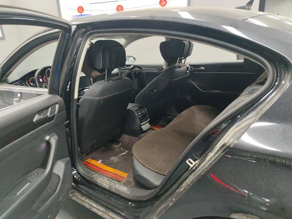 Volkswagen Magotan 330TSI DSG 30th Anniversary Edition