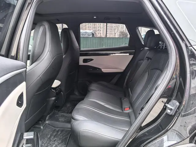 Geely Galaxy Galaxy L7 1.5T DHT 115km PLUS