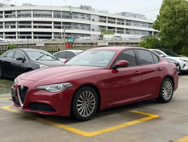 Alfa Romeo Giulia 2.0T 200HP Elite Edition