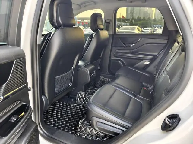Lincoln Adventurer 2.0T two-wheel drive Zunyue Edition
