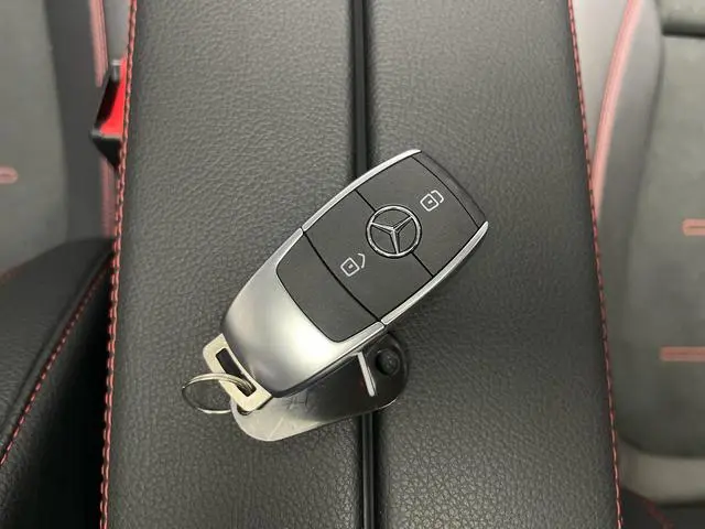 Mercedes-Benz Mercedes-Benz CLA CLA 200 five-door hunting sports car