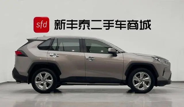 TOYOTA RAV4 Rongfang 2.0L CVT two-wheel drive fashion Plus version