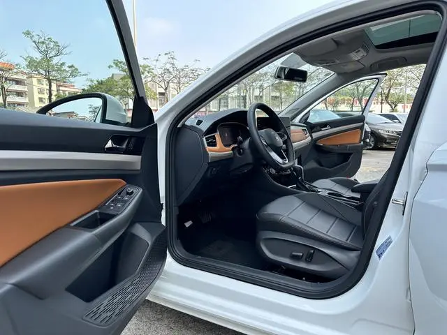 Volkswagen Bora 200TSI DSG Yuexing PRO Edition