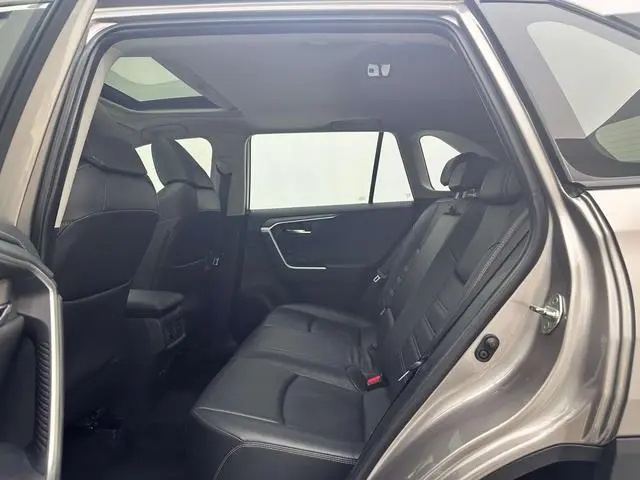 TOYOTA RAV4 Rongfang 2.0L CVT two-wheel drive fashion Plus version