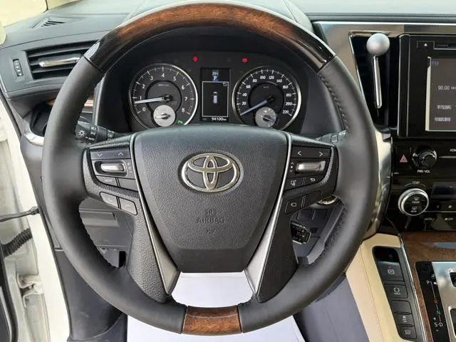 TOYOTA Elfa 3.5L Premium Edition