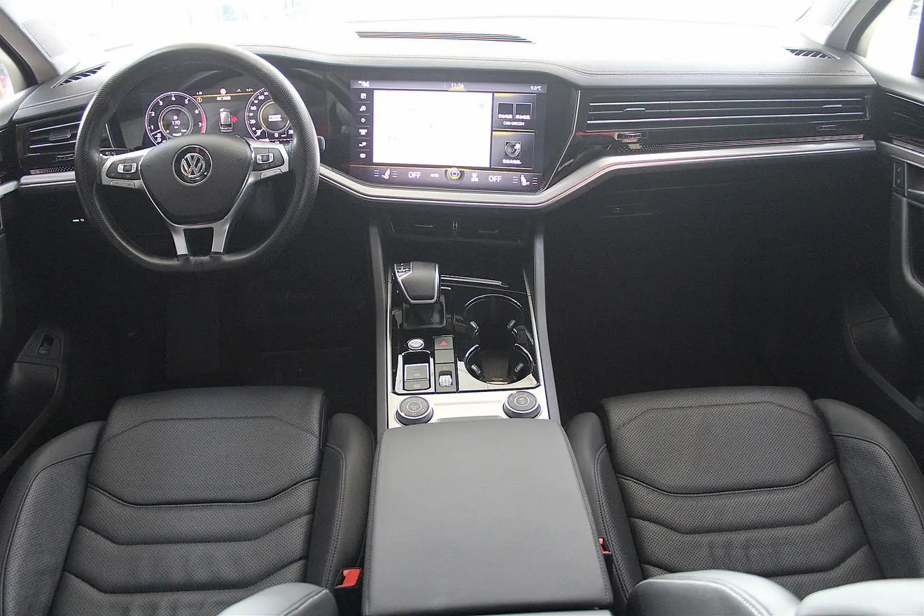 Volkswagen Touareg 3.0 TSI Sharp Front Version Country VI