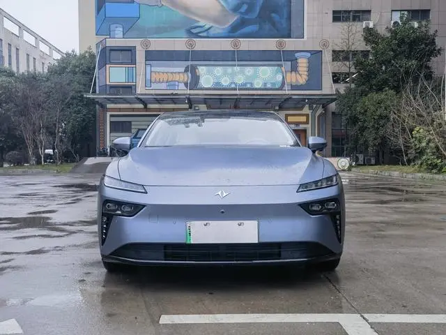 Dongfeng eπ eπ007 Pure electric 540 four-wheel drive Max version