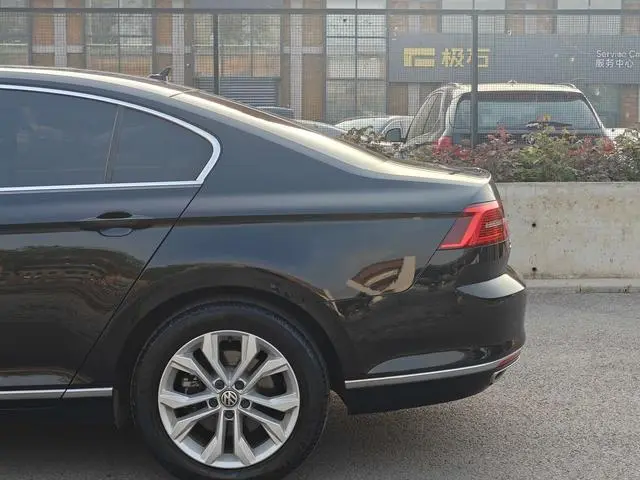 Volkswagen Magotan 330TSI DSG luxury Country V