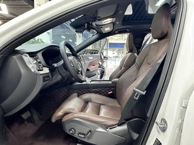 Volvo Volvo XC60 PHEV T8 four-wheel drive long battery life Zhiyuan Deluxe Edition