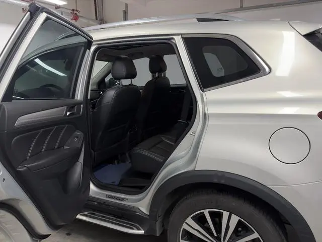 Roewe Roewe eRX5 50T Hybrid Interconnection Premium Ultimate Edition
