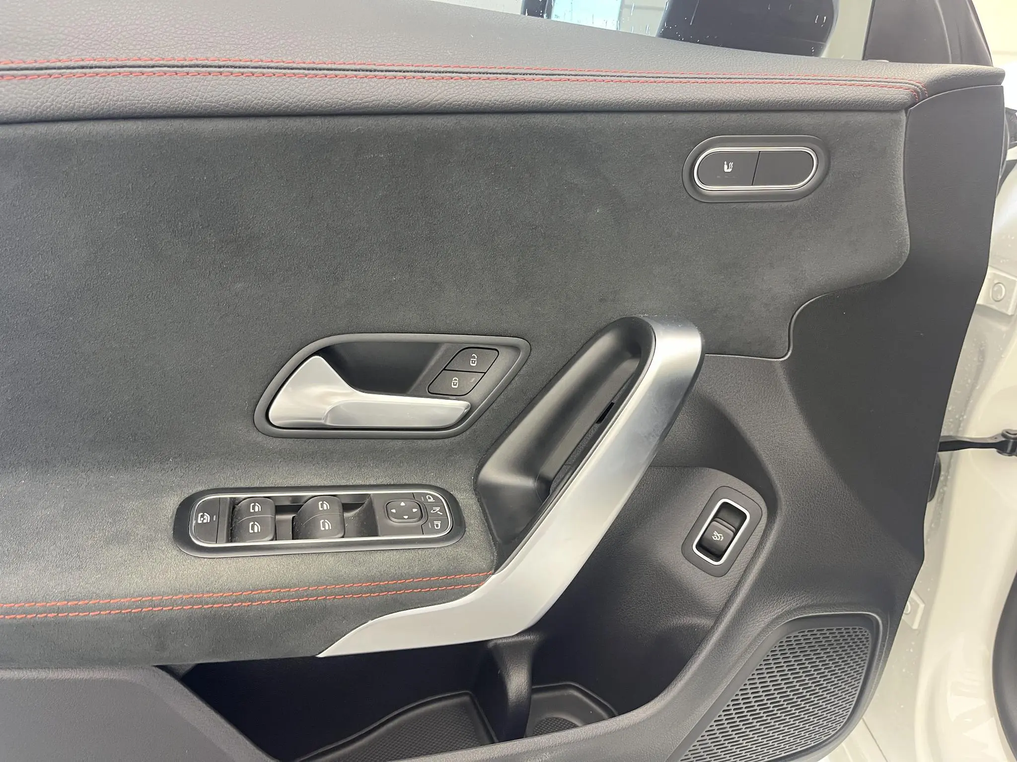 Mercedes-Benz Mercedes-Benz CLA CLA 200 four-door coupe