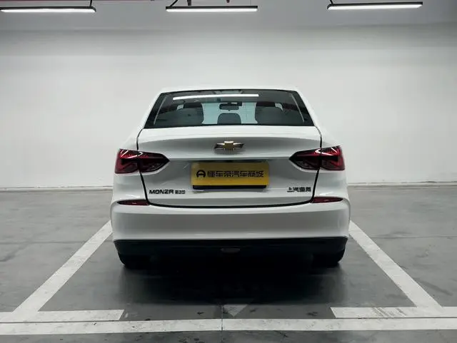 Chevrolet Cruze 320 automatic Enjoy Skylight version