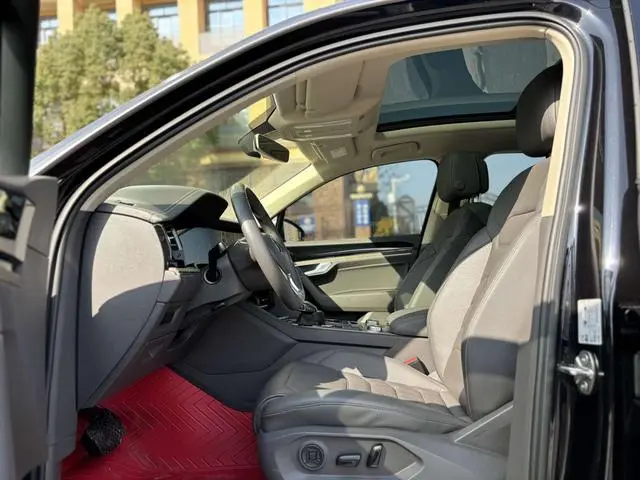 Volkswagen Touareg 3.0 TSI Sharp Front Version Country VI