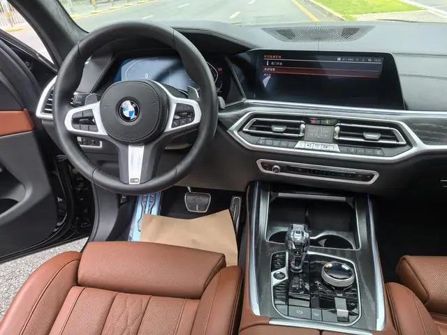 BMW BMW X7 xDrive40i Exclusive M Sports Suit
