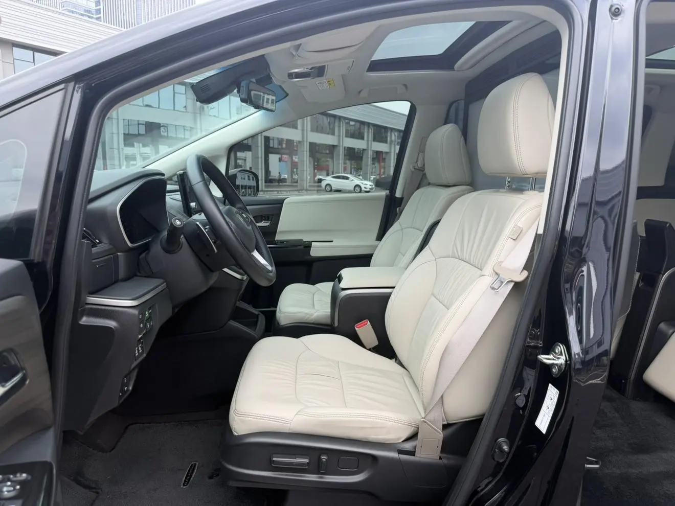 Honda Odyssey 2.0L Rui*Yuxiang Four-seater version