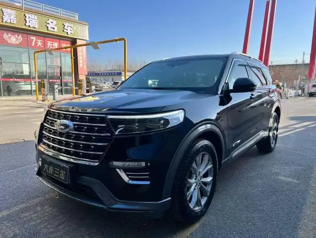 Ford Explorer EcoBoost 285 four-wheel drive fashion version 6 seats