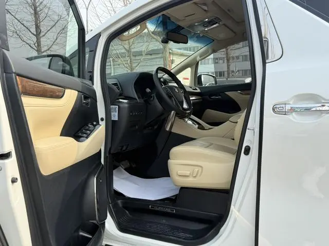 TOYOTA Elfa 3.5L Premium Edition