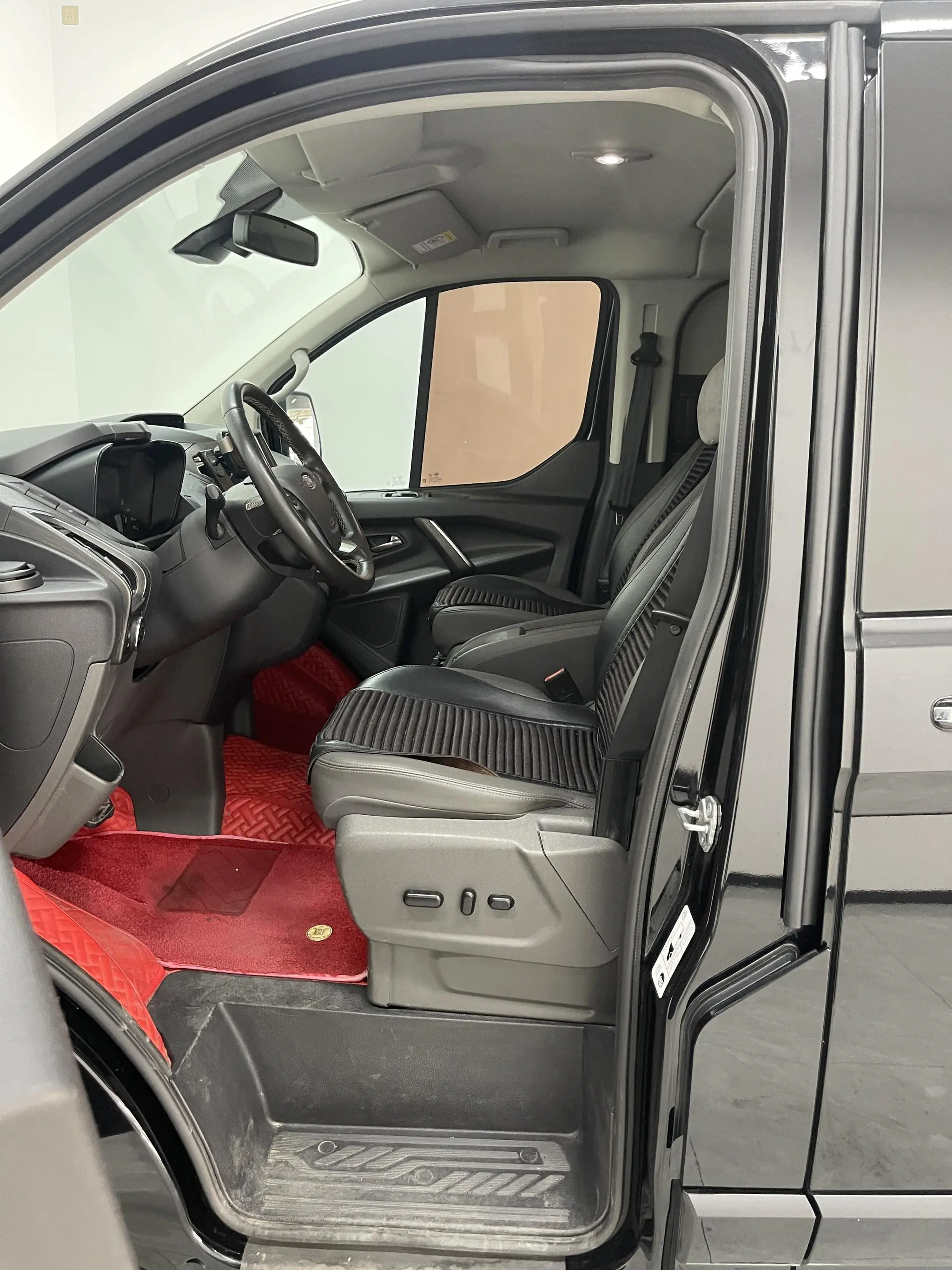 Ford Touruiou 2.0T Automatic Jingrui Version