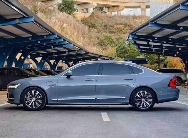 Volvo Volvo S90 PHEV T8 E-drive Hybrid Zhiyi Deluxe Edition