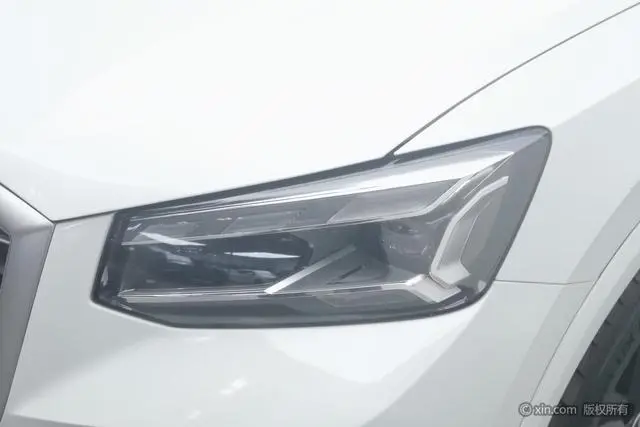 Audi Audi Q2L 35 TFSI aggressive dynamic type