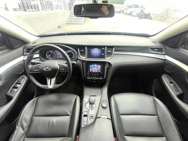 Infiniti Infiniti QX50 2.0T two-wheel drive pilot version