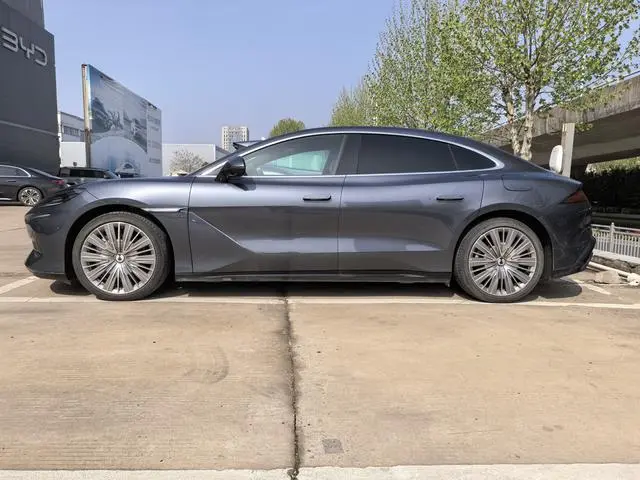 Denza Denza Z9 DM 1100 four-wheel drive Ultra version