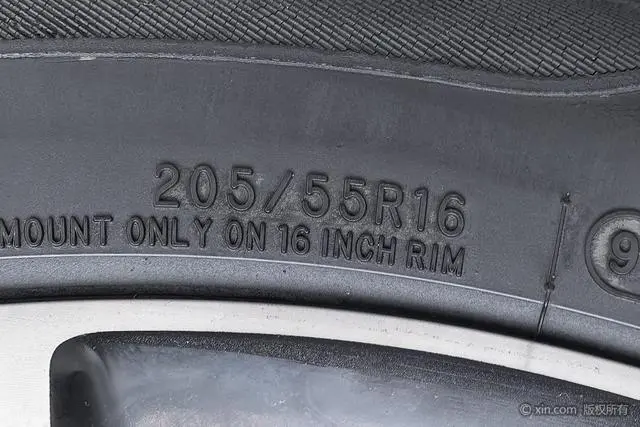 Roewe Roewe i5 1.5L automatic 4G Interconnection Linghao Ultimate Edition