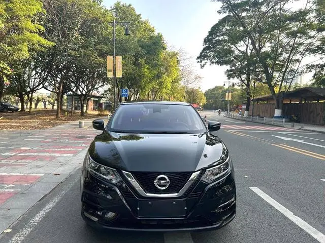Nissan Qashqai 2.0 L XV Smart Edition