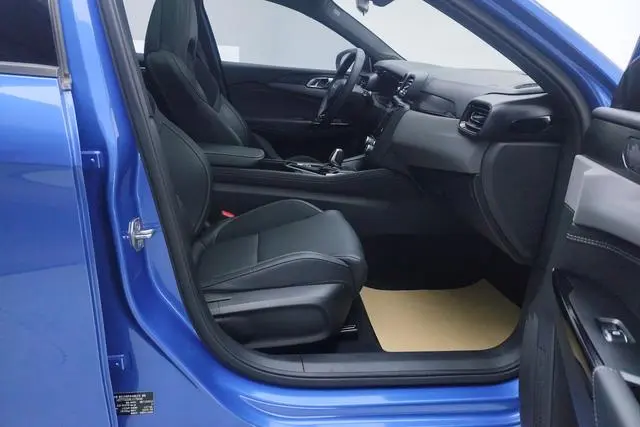 LYNK & CO Lynk &Co. 01 EM-P 1.5T Jinguo VI