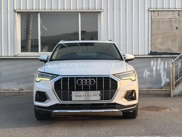 Audi Audi Q3 35 TFSI fashion and elegant