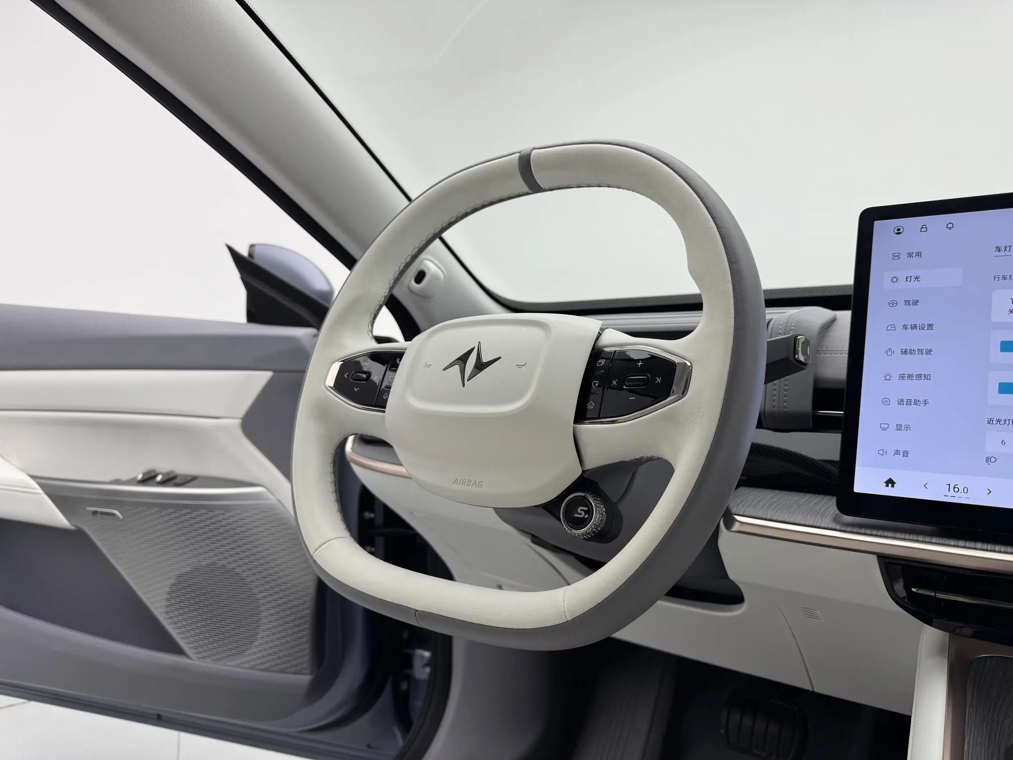 Dongfeng eπ eπ007 Pure electric 540 four-wheel drive Max version