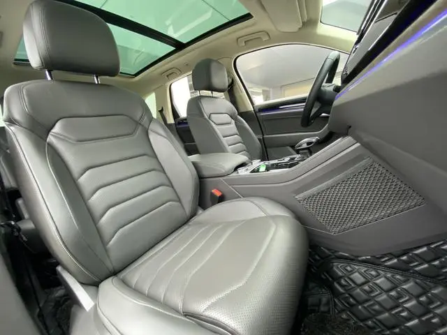 Volkswagen Touareg 3.0 TSI Ruixiang Edition Yao Black Sports Suit