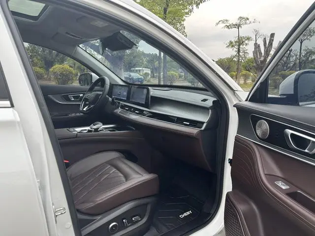 Chery Fulwin Tiggo 8 PRO Champion Edition 390T two-wheel drive Peak Edition 5 seats