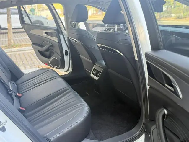 Hongqi Hongqi H5 1.5T DCT Zhilian Flag Rhyme Version