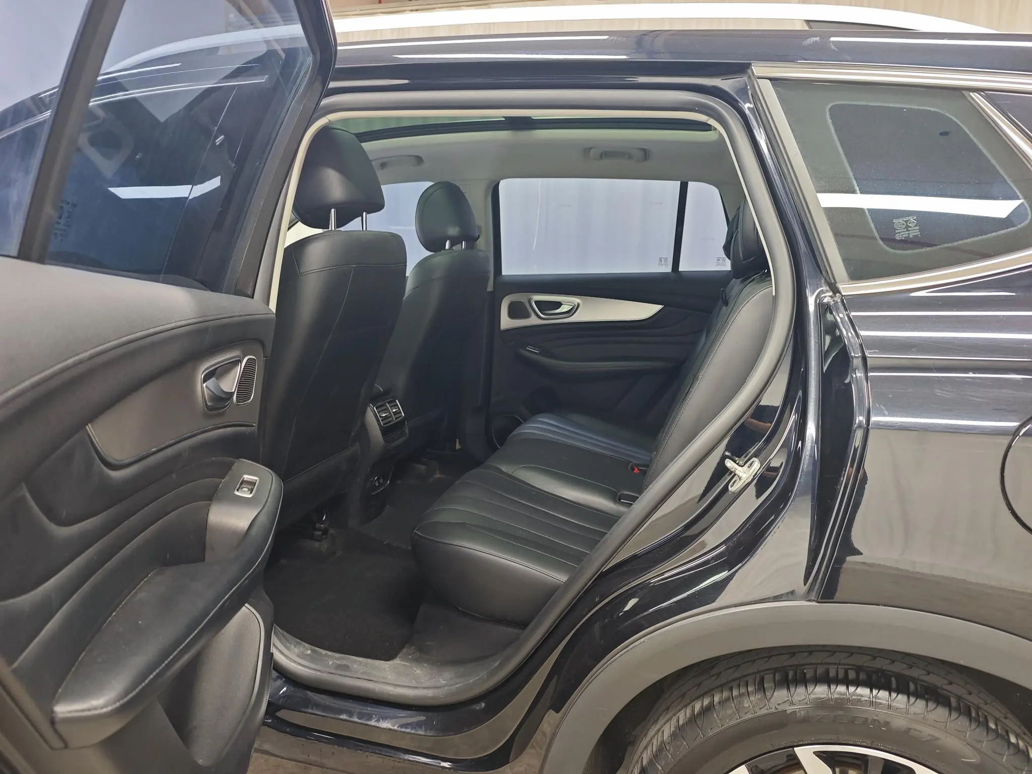 Roewe Roewe RX5 MAX Supreme series 300TGI automatic Luxury Cockpit Version
